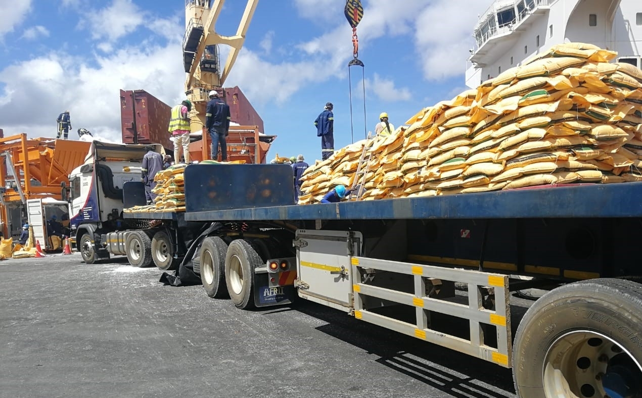 Grindrod trucks cross the border from Mozambique to Malawi for the first time 